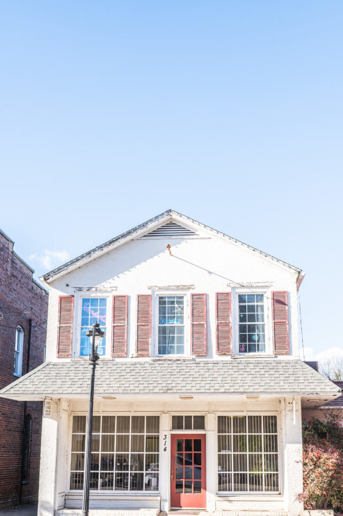 Downtown Clarksville Virginia - Airbnb Experiences - Madalyn Yates Photography